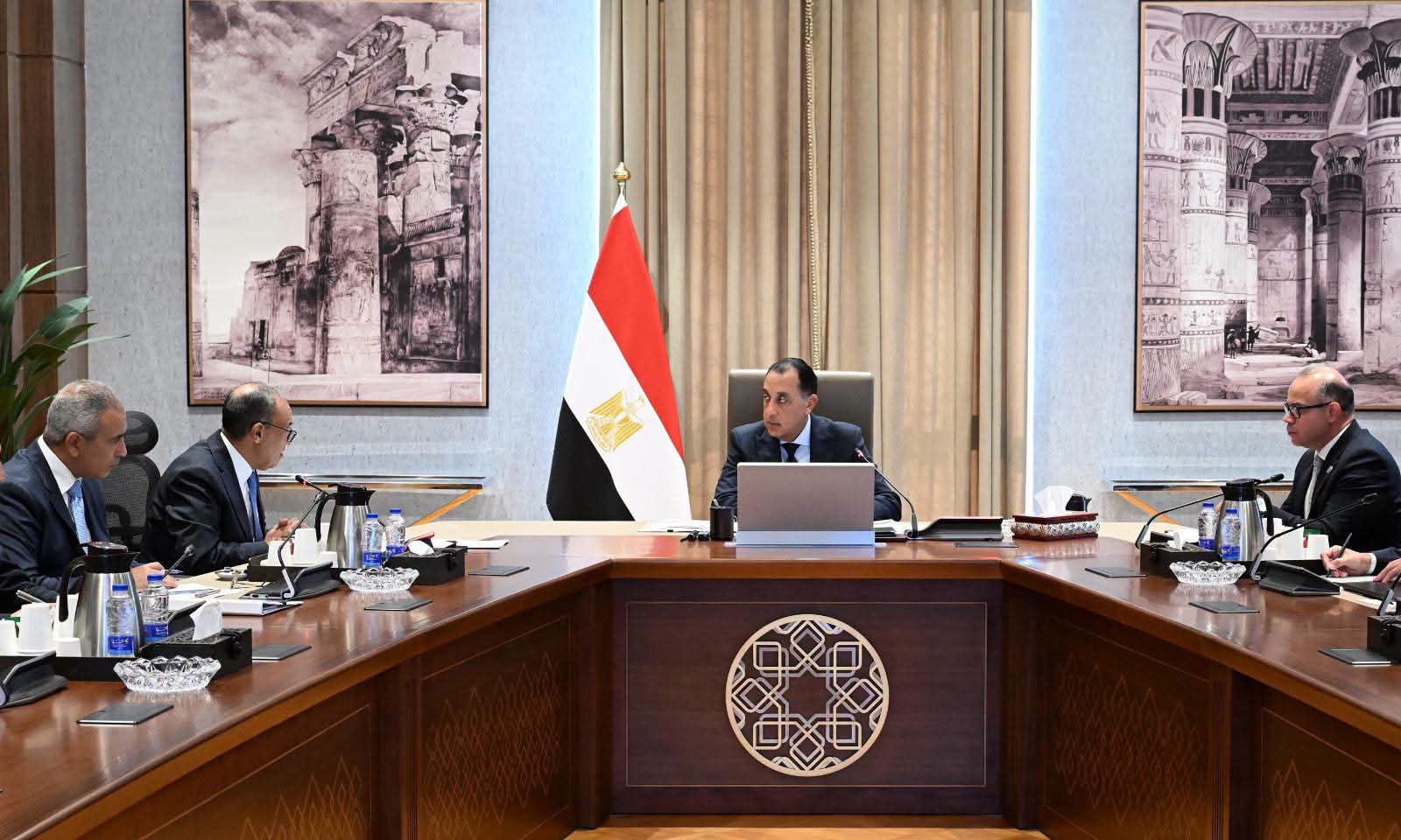 رئيس الوزراء يتابع استعدادات اجتماع الأعمال مع المنتدى الاقتصادي العالمي بالقاهرة