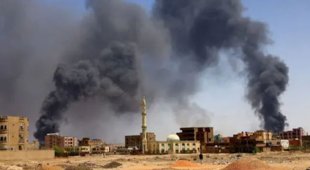 تصعيد خطير في السودان: مقتل شخصين جراء استهداف الدعم السريع للأحياء السكنية